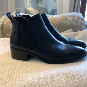 Steve Madden “Dicey” Black Leather Chelsea Ankle Boots - VGUC - Size 8
